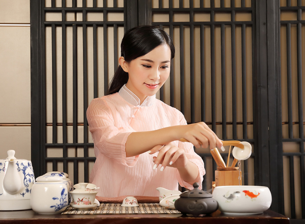 经常去西安灞桥靠谱男士会馆，这家私藏已久的店推荐给你